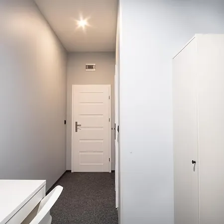 Hostel Prywatny Z Prywatna Lazienka - Senatorska 36 *