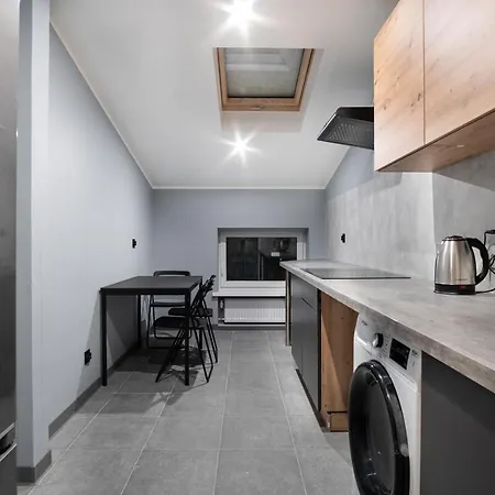 Hostel Prywatny Z Prywatna Lazienka - Senatorska 36 *