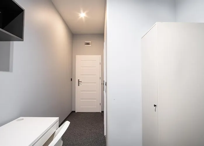 Hostel Prywatny Z Prywatna Lazienka - Senatorska 36 *